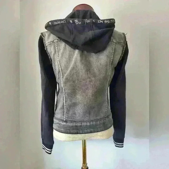 DESIGUAL denim jacket with sporty cuffs. Size 34 (size 2  US) - Picture 9 of 13